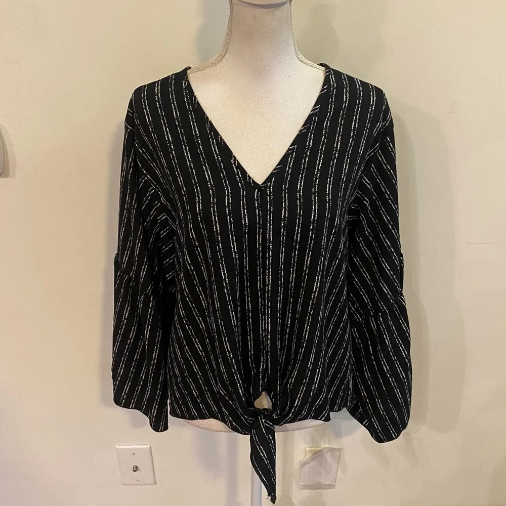 Anthropologie Lavender Field Striped Bell Sleeve Blouse With Front Tie Size L - Picture 3 of 9